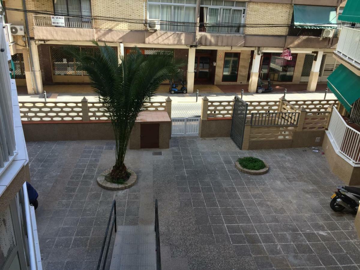 Tucasaenbenidormplaya Apartman Kültér fotó